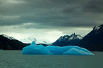 Die Eisbrocken leuchten wirklich so blau - schon unwirklich...
