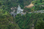 Neugotische Wallfahrtskirche liegt tief im Canyon versteckt....