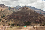 Blick auf Pisac und die Terassenfelder am Berg...