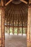 Dieses Gebäude hauptsächlich aus Bambus erstellt.....