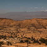 ....beindruckt haben uns die farbigen Gesteinsschichten dieses Gebirges...