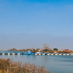 ...die für uns völlig neuartige schwimmende Brücke...