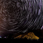 ...Langzeitaufnahme zeigt wie sich die Erde dreht.