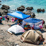 ...ein chilenisches Zeltcamp - teilweise einfache Abdeckplanen...