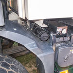 Die Reglerbox der der Reifendruckanlage von Fa. PTG (neben dem Batteriefach)