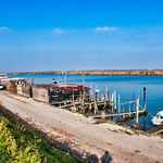 ...die Servicehütten der Fischer - der Po ist sehr fischreich...