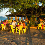 ...und das toll gelegene Restaurant direkt am Strand...