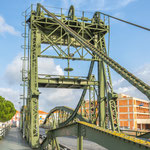 ...und eine mittelalterliche Zugbrücke...