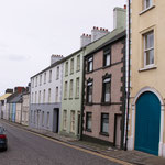 ...das Städtchen ist farbenfroh - ansonsten bietet es nicht viel - nicht mal ein Restaurant...