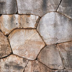 ...riesige Quader so zu behauen - von Hand - das sind Höchstleistungen...