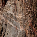 ....Lavaströme haben die unterschiedlichen Farben geschaffen....