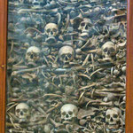 ...sowas gehört sicherlich nicht in eine Kirche - zum Gruseln...