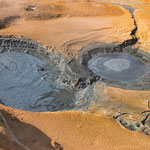 ...an diesen Schlamm-Fumarolen hält am besser Abstand (Geruch und schwimmen lässt sich auch nicht)...