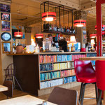 ...ein trendiges Cafe...