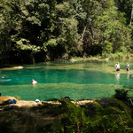 .....die tollen Badeteiche mit warmen grünen Wasser.....