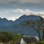 ....mit dem 3.475 m hohen Vulkan Baru rechts