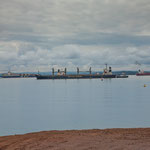 ....ein ungewohntes Bild - Ozeanschiffe auf einem Binnensee......