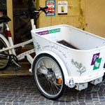 ...das beste Lieferfahrzeug für die engen Altstadtgassen - made in France...