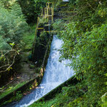 ....stellt eigenen Strom mittels Wasserkraft her.....