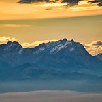 Die Alpen bei aufgehender Sonne - kein Maler könnte es so schön...