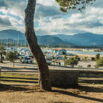 Blick auf den Hafen und unseren Stellplatz - war extrem ruhig mit ganz tollem Blick