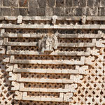 ....dekorative Elemente weisen auf den Einfluss der Tolteken hin.....