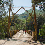 .....und zusätzlich ist es fraglich ob diese Brücke 15 Tonnen aushält.....