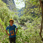 unser netter Führer zur Höhle