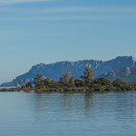 der riesige Fährhafen - aber die Insel wir auch zum größten Teil mit dem Schiff versorgt