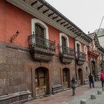 ...obwohl durch unzählige Erdbeben das meiste zerstört wurde...