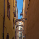 Die Strassen sind unglaublich eng - und hier fahren noch Autos