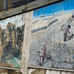 ...weitere Gemälde an der Strasse...