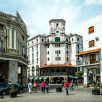 ...die nächsten Bilder zeigen die paar wenig übrig gebliebenen Kolonialbauten.