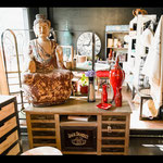 ...dazwischen entdeckten wir dieses wunderschöne Antiquitätengeschäft...