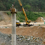 ......Bau von hohen Brückepfeilern für die neue MEX 40D - Null Sicherheit......