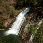 .....hier der kleine Wasserfall (vielleicht 20 tief).....