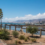 ...Blick vom Einkaufszentrum auf die Uferpromenade...