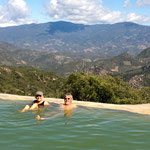 Hinter diesem natürlichen Rand geht es gewaltig nach unten