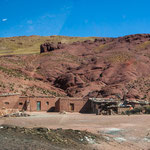 ...hin und wieder ein total einsames Gehöft...