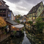 ....mit seinen mittelalterliche Bauten...