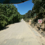 unsere "Strasse" in die Berge - die eigentlich geteert sein sollte.....