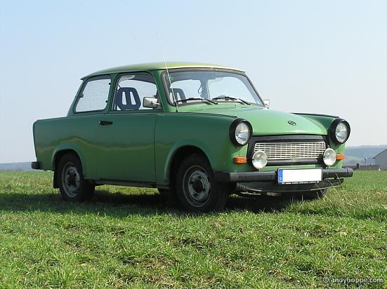 Trabant von rechts vorn
